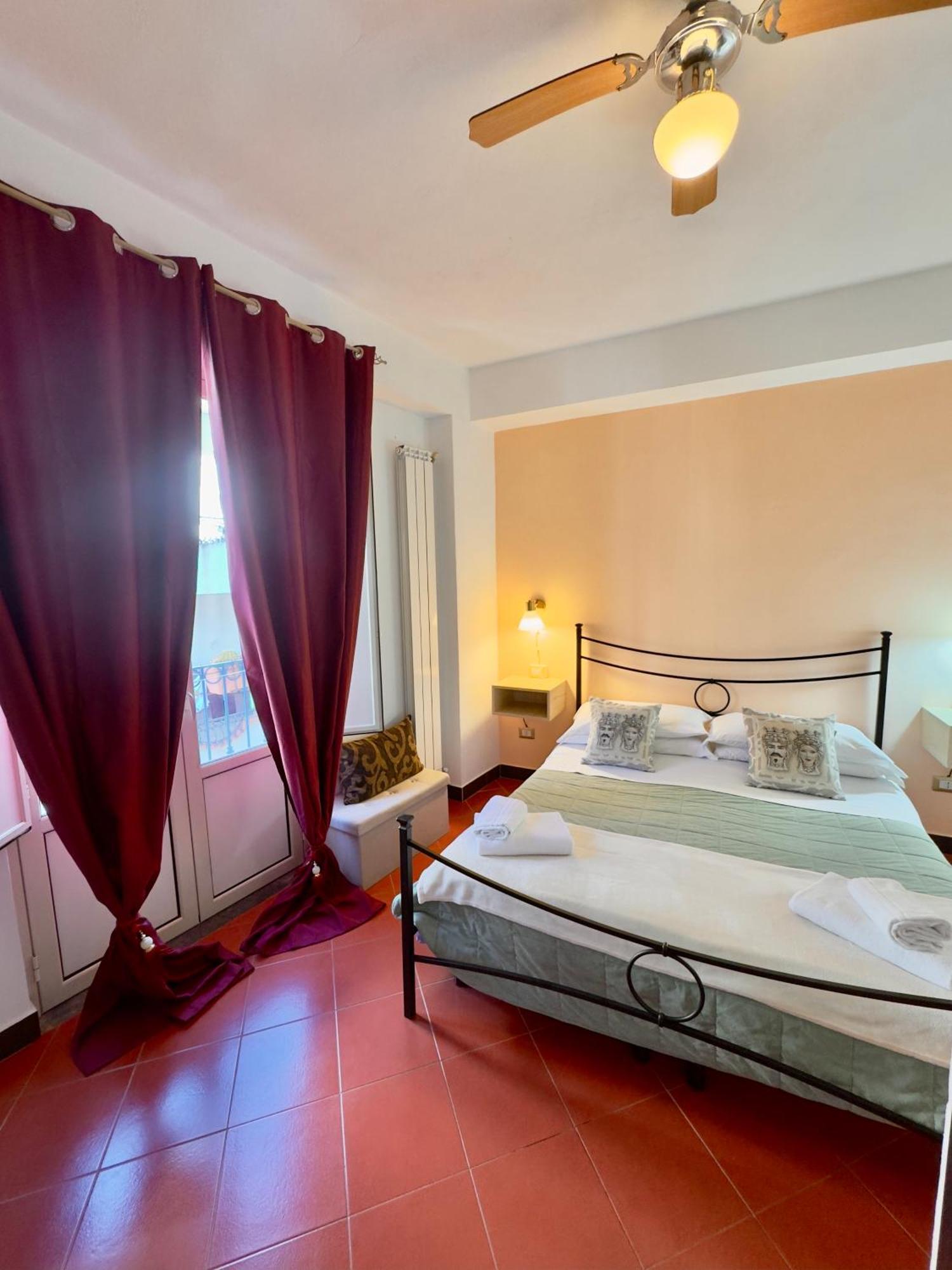 Taormina'S Sun Bed and Breakfast Εξωτερικό φωτογραφία