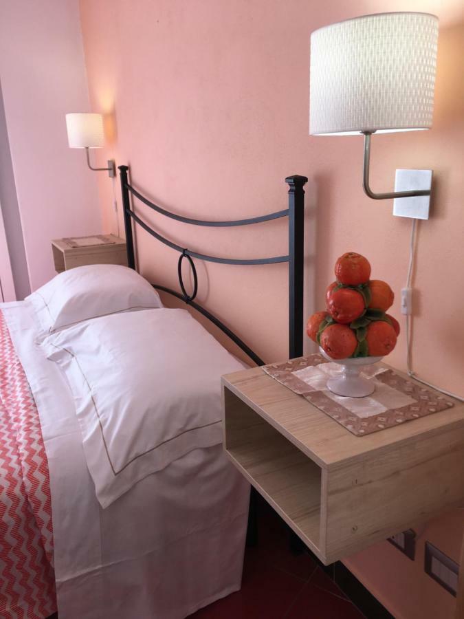 Taormina'S Sun Bed and Breakfast Εξωτερικό φωτογραφία